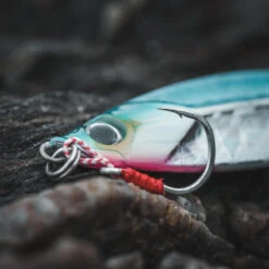 JIG Biastos Slow 90gr BLEU PHOSPHO Pêche Au Jigging -Daiwa Magasin jig biastos slow 90gr bleu phospho peche au jigging 4